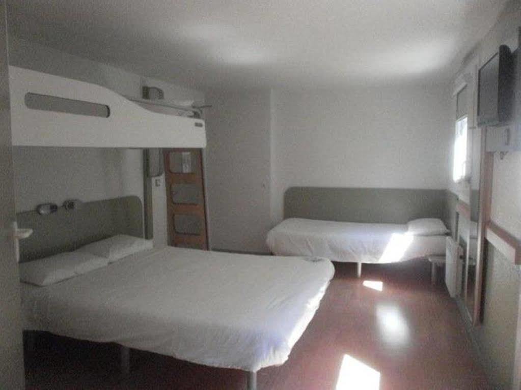 Ibis Budget 타르브 외부 사진